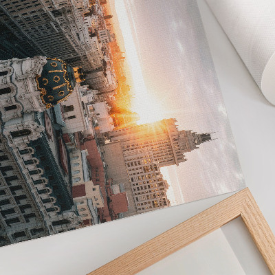 Plakat do salonu Wieczorne miasto z majestatyczną architekturą