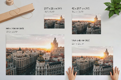 Plakat do salonu Wieczorne miasto z majestatyczną architekturą