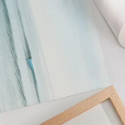 Grafika na ścianę ocean z falami i surferem w minimalistycznym stylu