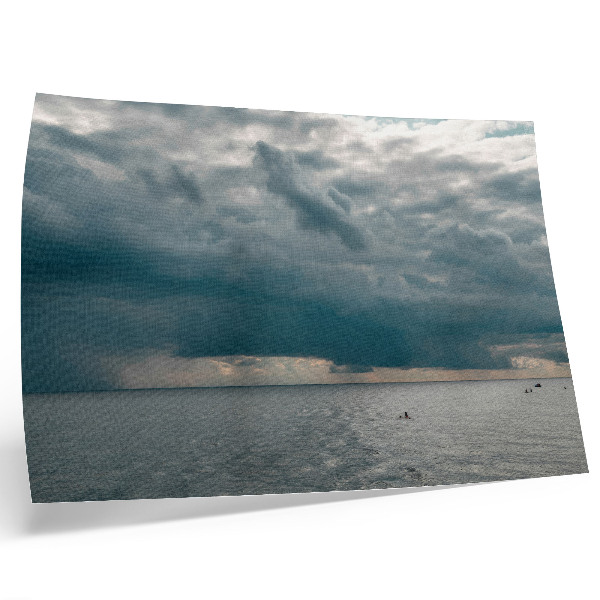 Plakat Burzowe niebo nad oceanem pełnym przestrzeni