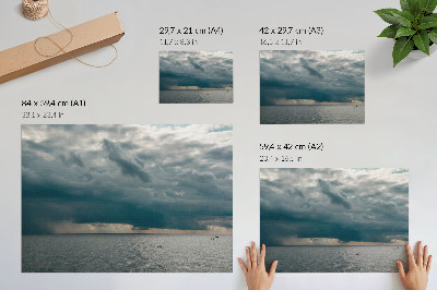Plakat Burzowe niebo nad oceanem pełnym przestrzeni
