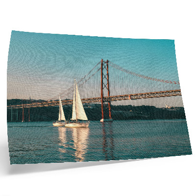 Plakat do salonu Most i żaglówki nad wodą w pastelowej tonacji
