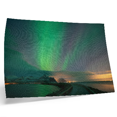 Plakat Zorza polarna nad zimnym krajobrazem gór