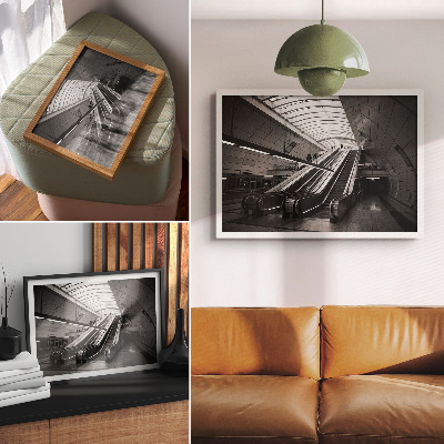 Plakat do salonu Nowoczesna architektura wnętrze schody ruchome