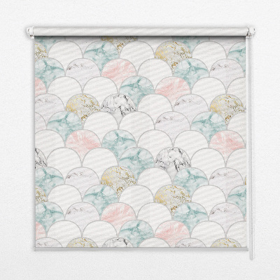 Roleta wewnętrzna w kolorowe łuski