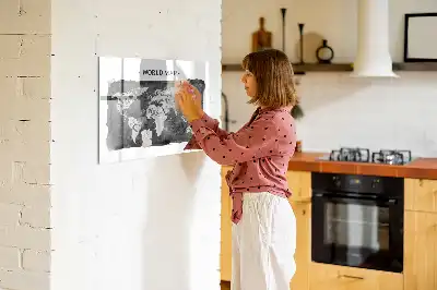 Tablica magnetyczna suchościeralna z motywem mapy świata retro