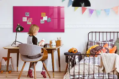 Tablica magnetyczna suchościeralna w intensywnym różowym kolorze