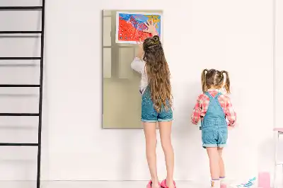 Tablica suchościeralna magnetyczna w kolorze beżowym