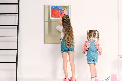 Tablica suchościeralna magnetyczna w kolorze beżowym