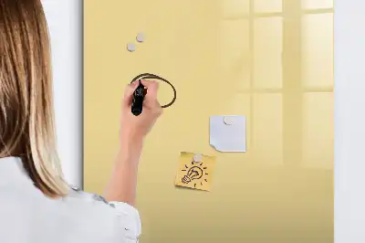 Tablica magnetyczna suchościeralna w kolorze kremowym
