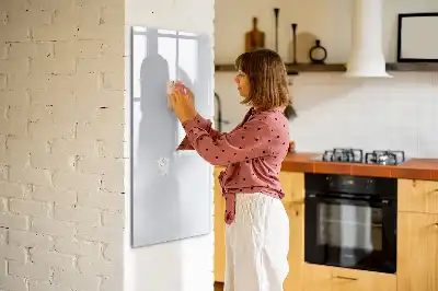 Tablica suchościeralna magnetyczna w kolorze jasno-białym