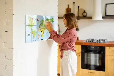 Mapa świata ze zwierzętami tablica magnetyczna do pisania
