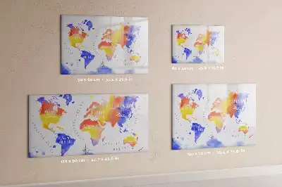 Akwarelowa mapa świata z tablicą magnetyczną i pisakiem