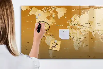 Mapa świata z tablicą magnetyczną i pisakiem