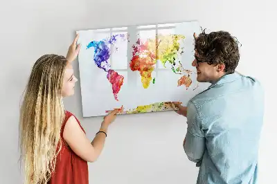 Akwarelowa mapa świata w wersji tablicy magnetycznej z pisakiem
