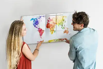 Akwarelowa mapa świata w wersji tablicy magnetycznej z pisakiem