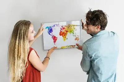 Akwarelowa mapa świata w wersji tablicy magnetycznej z pisakiem