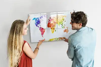 Akwarelowa mapa świata w wersji tablicy magnetycznej z pisakiem