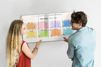 Planer tygodniowy z tablicą magnetyczną i pisakiem