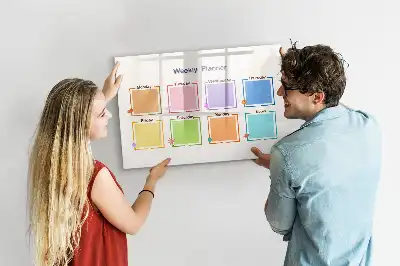 Planer tygodniowy z tablicą magnetyczną i pisakiem