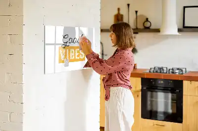 Tablica magnetyczna z pisakiem z inspirującym zdaniem