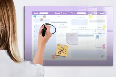 Różowy planer roczny z tablicą magnetyczną i pisakiem