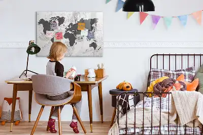 Tablica magnetyczna z motywem mapy świata na betonie