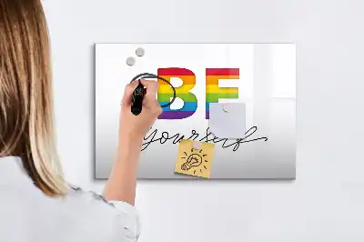 Tablica magnetyczna z pisakiem z napisem Bądź sobą