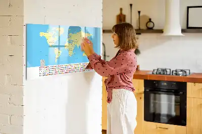 Klasyczna mapa świata w formie tablicy magnetycznej z pisakiem
