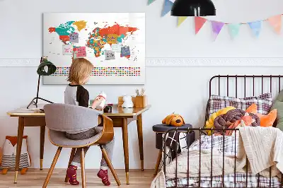 Kolorowa mapa świata z tablicą magnetyczną i pisakiem