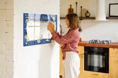 Kosmiczny planer tygodniowy z tablicą magnetyczną i pisakiem
