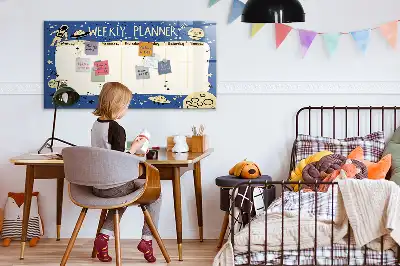 Kosmiczny planer tygodniowy z tablicą magnetyczną i pisakiem