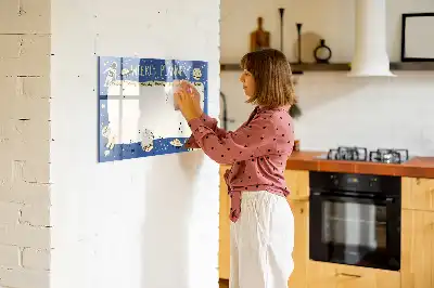 Kosmiczny planer tygodniowy z tablicą magnetyczną i pisakiem