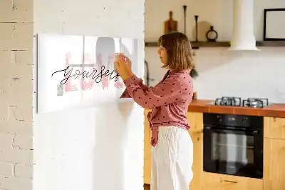 Tablica magnetyczna z pisakiem z napisem Pokochaj siebie