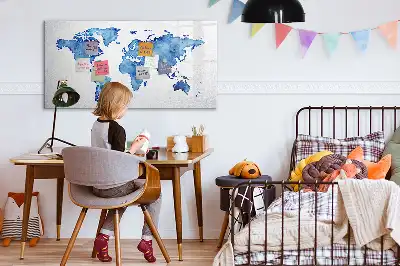 Akwarelowa mapa świata z tablicą magnetyczną i pisakiem