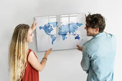 Akwarelowa mapa świata z tablicą magnetyczną i pisakiem