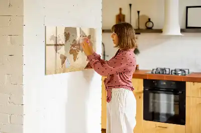 Tablica magnetyczna z motywem mapy świata w starym stylu