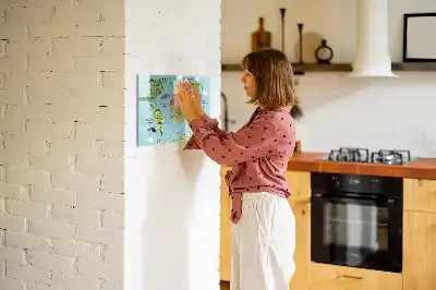 Mapa świata ze zwierzętami tablica magnetyczna do pisania