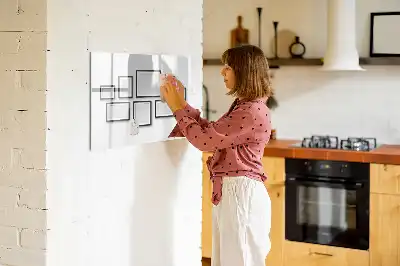 Tablica magnetyczna z pisakiem w czarnej ramce