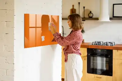 Tablica magnetyczna z pisakiem w kolorze pomarańczowym