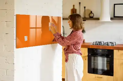 Tablica magnetyczna z pisakiem w kolorze pomarańczowym