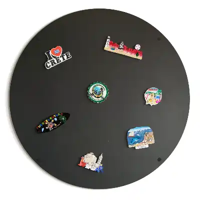 Tablica na magnesy z wakacji czarnego koloru okrągła