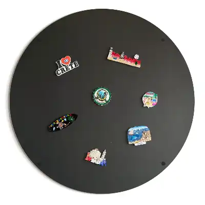 Tablica na magnesy z wakacji czarnego koloru okrągła