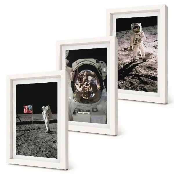 Zestaw 3 obrazów w ramie lądowanie astronautów na Księżycu