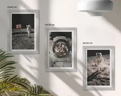 Zestaw 3 obrazów w ramie lądowanie astronautów na Księżycu