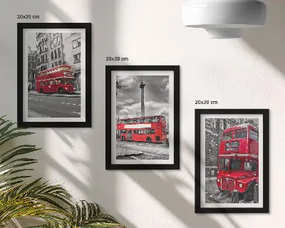 Czerwone autobusy w miejskim krajobrazie Londynu zestaw 3 obrazów w ramie