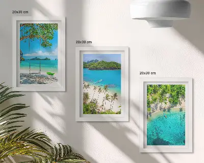 Zestaw 3 obrazów w ramie przedstawiający tropikalne plaże z palmami i krystalicznie czystą wodą
