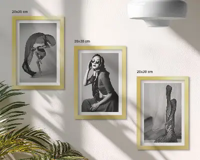 Dekoracja ścienna zestaw obrazów Stylowe czarno-białe portrety kobiet w eleganckich pozach