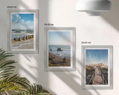 Zestaw 3 obrazów w ramie Widok plaży z falami niebem i molo spacerowym