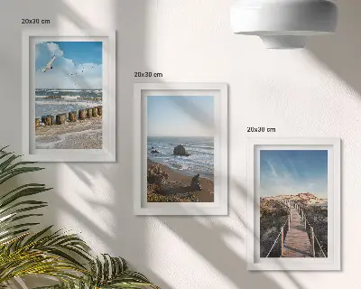Zestaw 3 obrazów w ramie Widok plaży z falami niebem i molo spacerowym